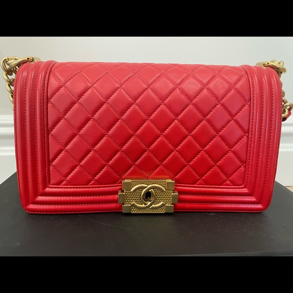 Chanel Boy old medium lambskin RED w/GHW (Authentic!!!)